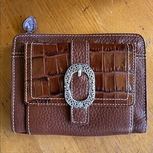 Brighton pebbled/reptile brown leather multi pocket wallet w/oval buckle